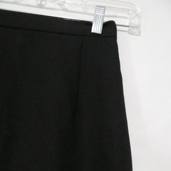 Unbranded | 36 | Black Mini Skirt | Zipper & Hook Closure | Elastic Waist Sides - Picture 5 of 14